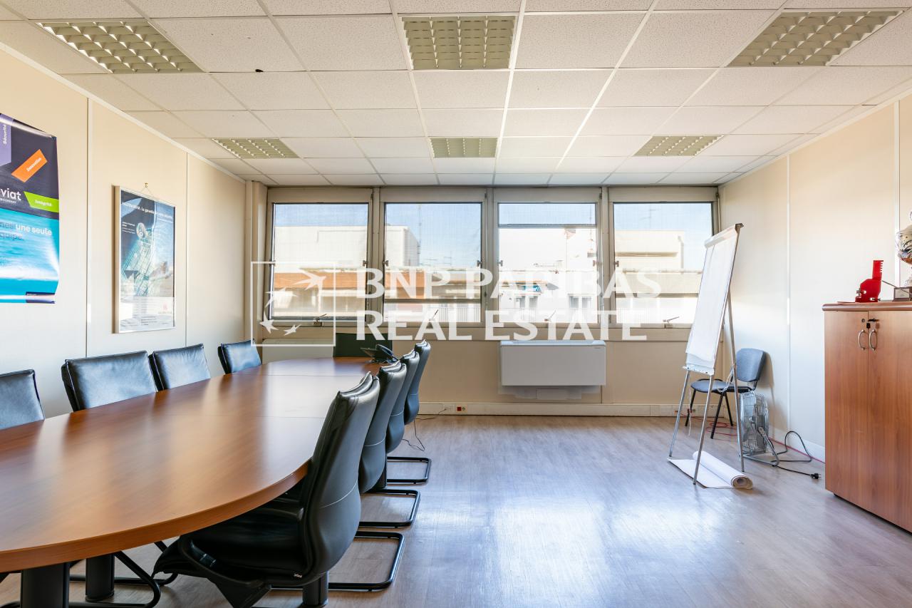 Bureau Paris 1076m² Location bureau Paris OLBUR2206157 4